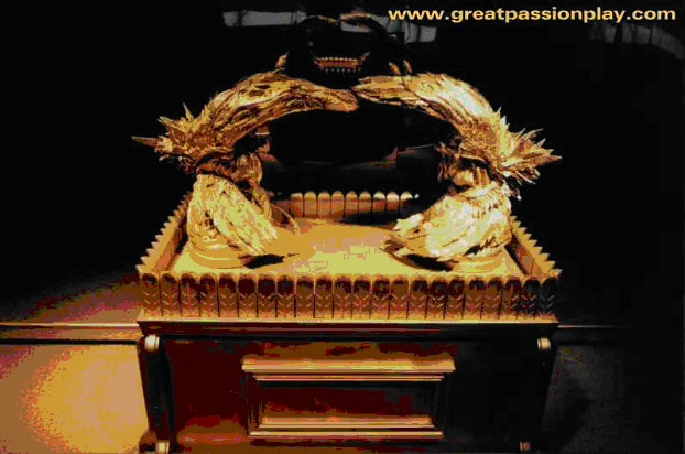 picture of the Ark of the Covenant